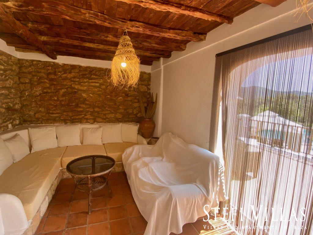 Country house for rent San Miguel Ibiza with pool, 5 min. from Benirras beach, with jacuzzi and fully equipped. 6 people