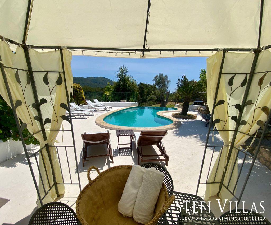 Country house for rent San Miguel Ibiza with pool, 5 min. from Benirras beach, with jacuzzi and fully equipped. 6 people