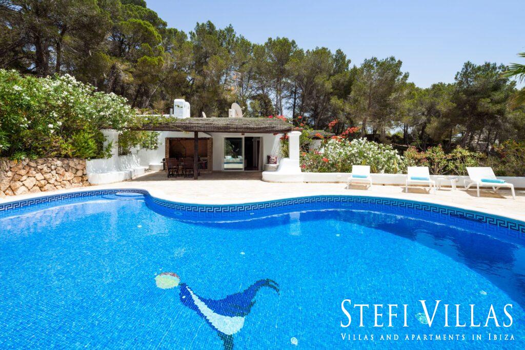 Villa with Pool in Cala Llonga