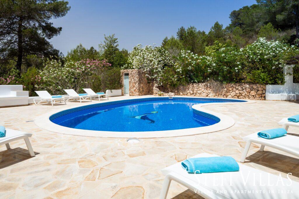 Villa with Pool in Cala Llonga