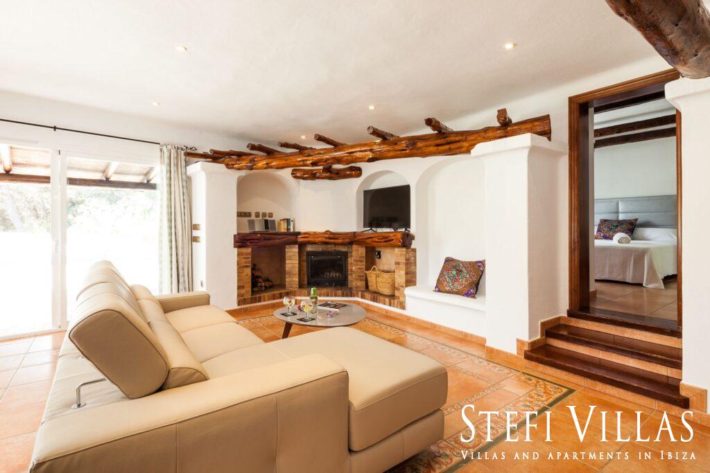 Villa with Pool in Cala Llonga