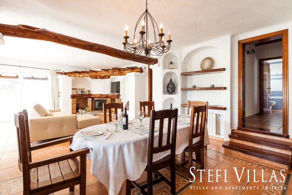 Villa with Pool in Cala Llonga