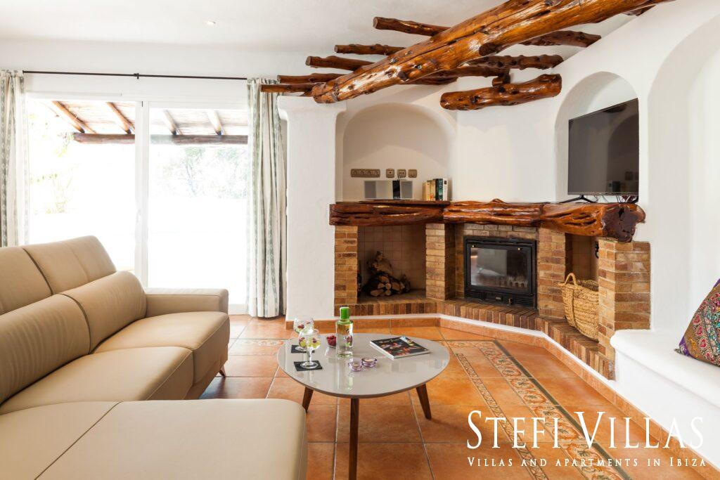 Villa with Pool in Cala Llonga