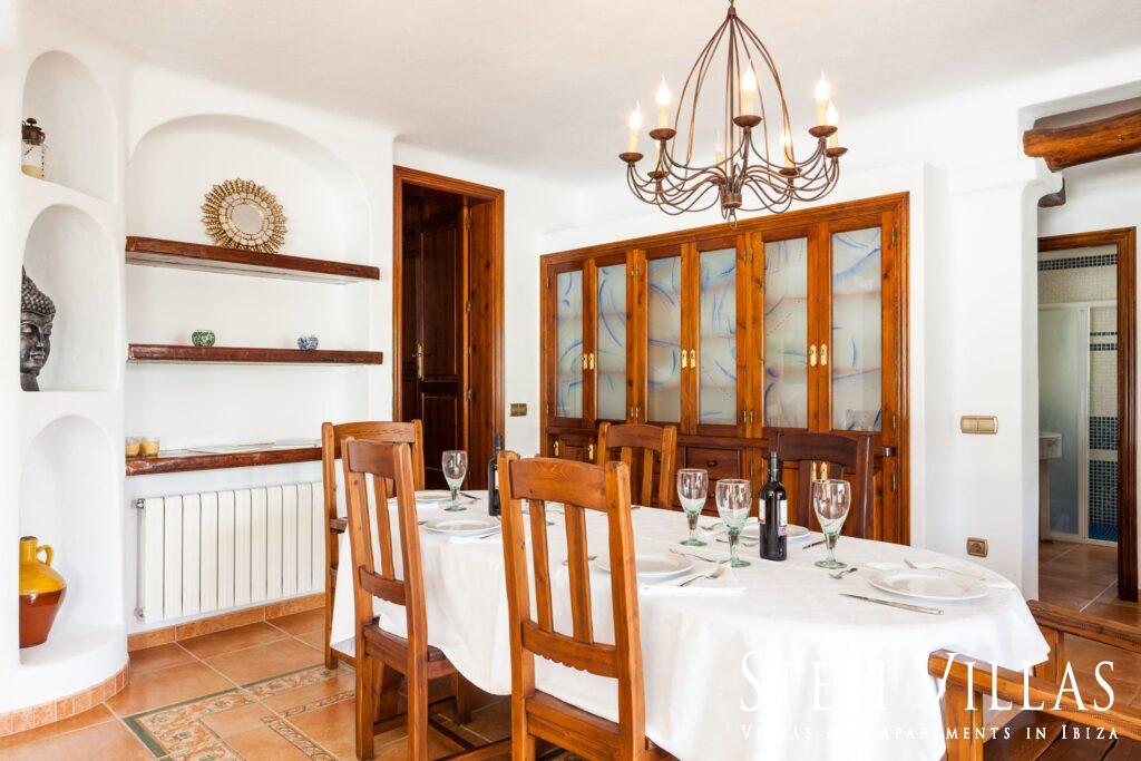 Villa with Pool in Cala Llonga