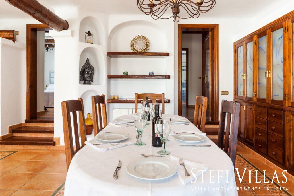 Villa with Pool in Cala Llonga