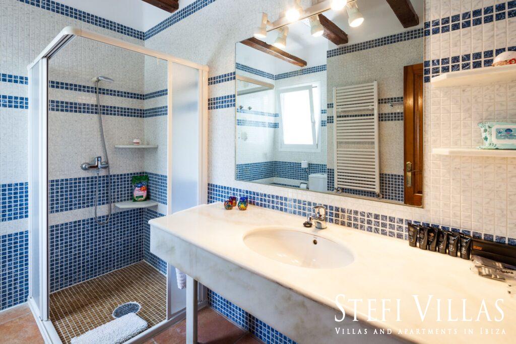 Villa with Pool in Cala Llonga