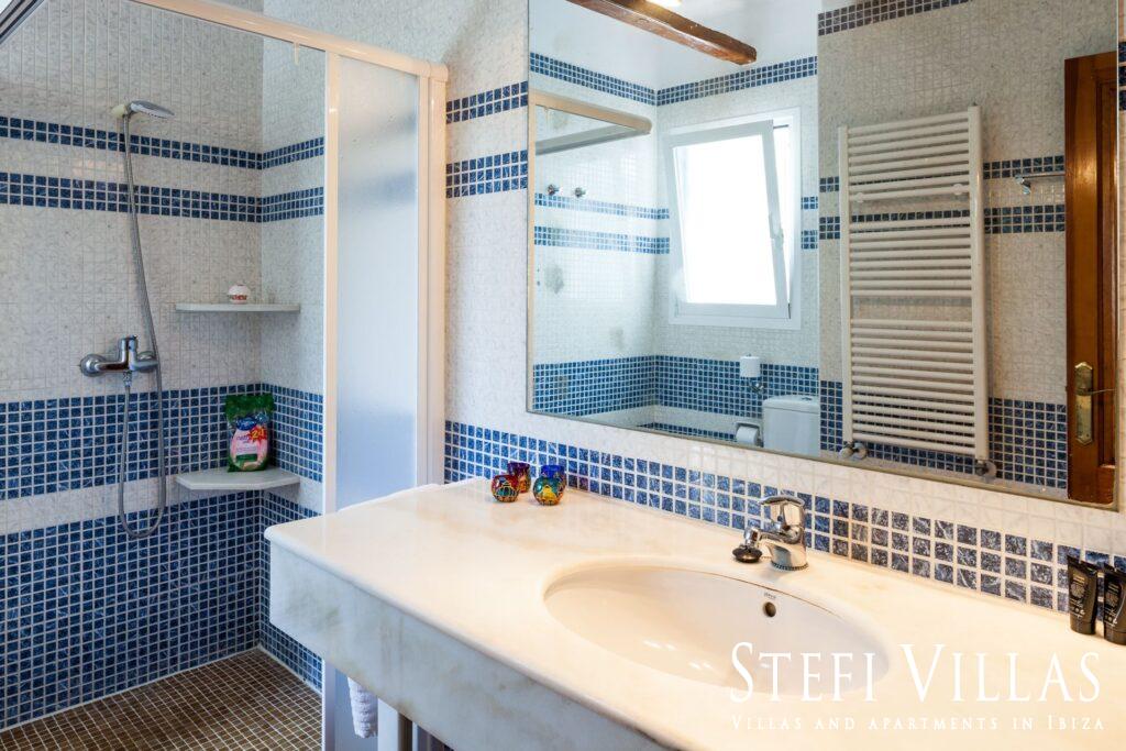Villa with Pool in Cala Llonga
