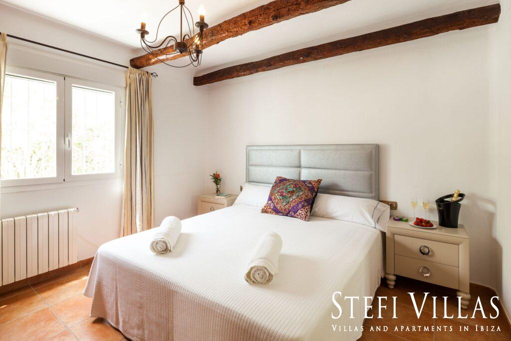 Villa with Pool in Cala Llonga