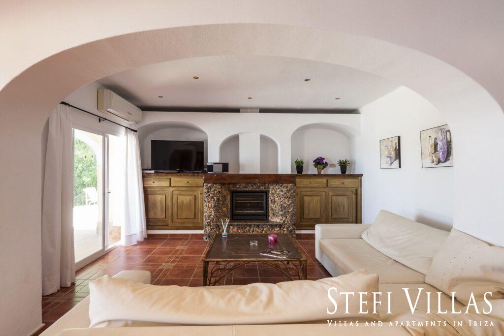 villa con piscina vistas al mar y Salinas