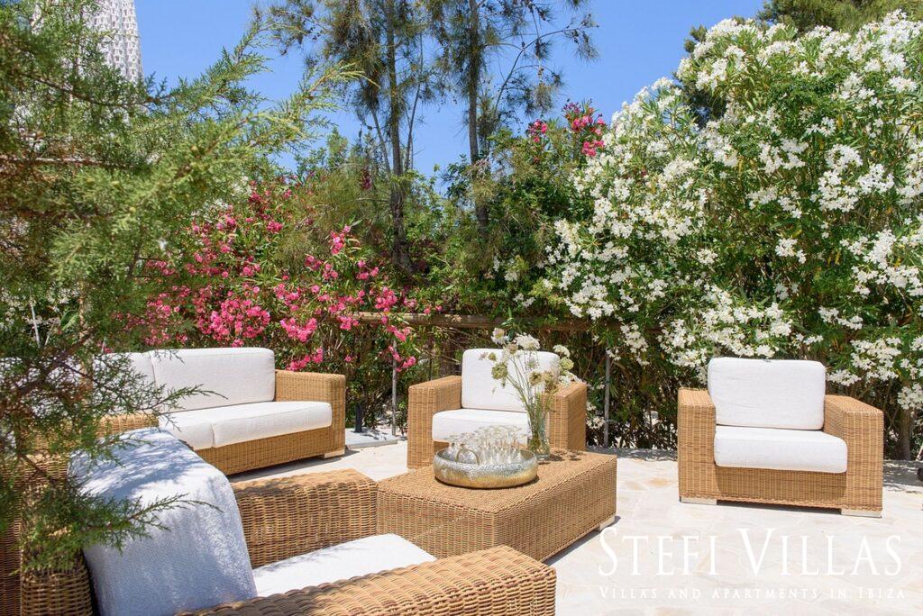 Villa located north of Ibiza 4 km from Benirras beach
