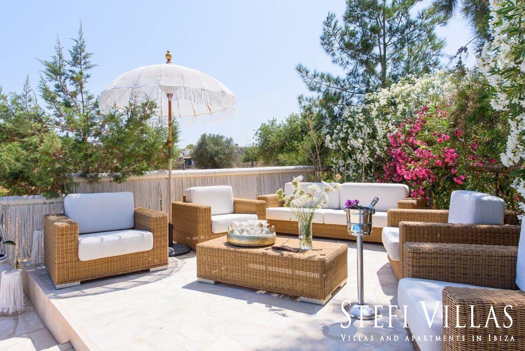 Villa located north of Ibiza 4 km from Benirras beach
