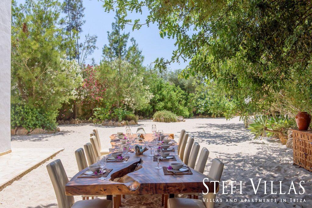 Villa located north of Ibiza 4 km from Benirras beach