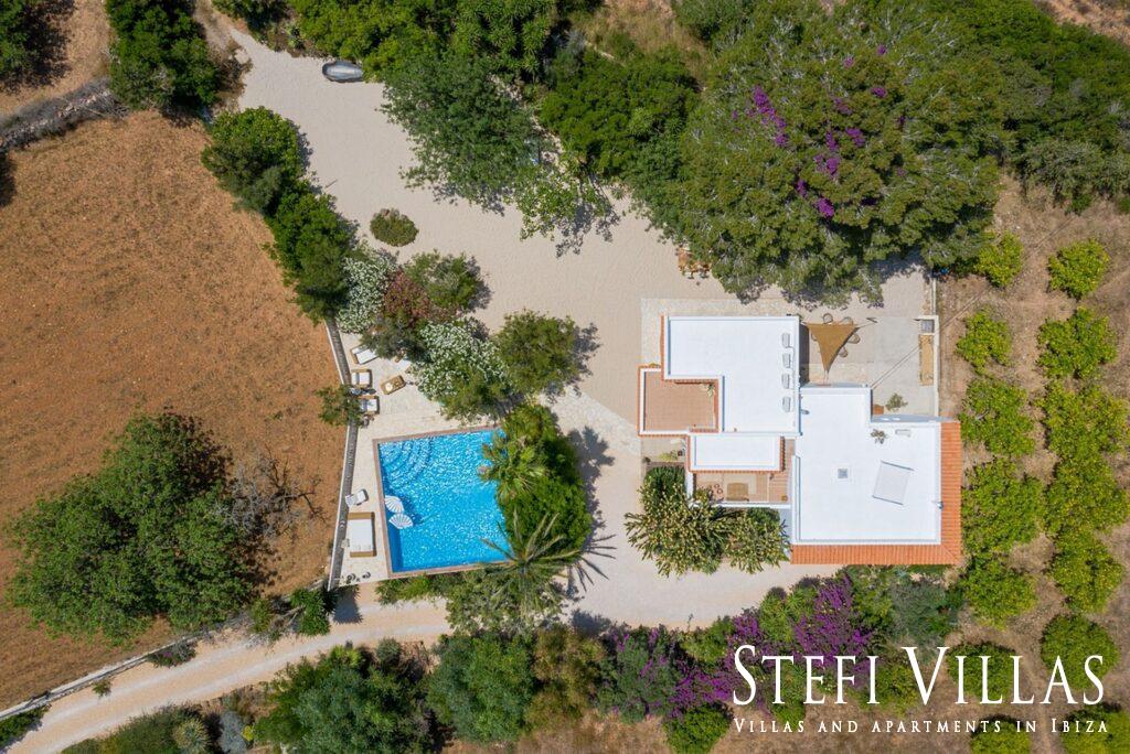 Villa located north of Ibiza 4 km from Benirras beach