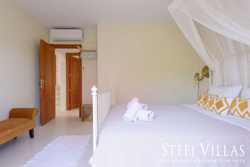 Villa located north of Ibiza 4 km from Benirras beach
