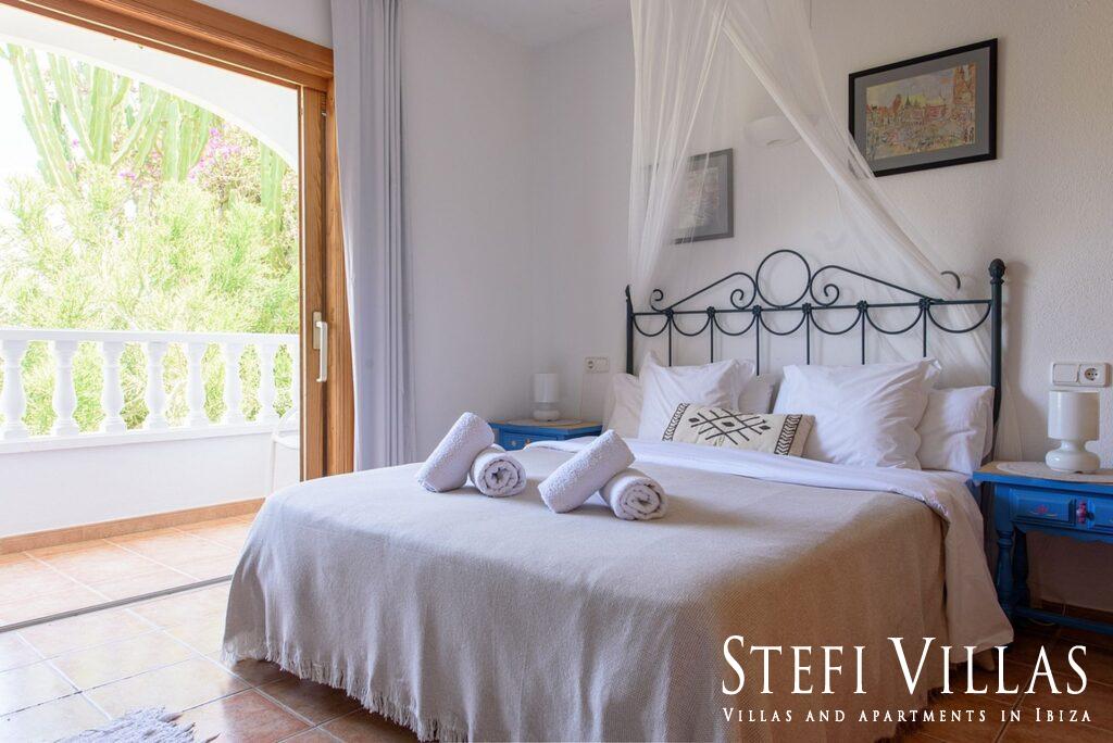 Villa located north of Ibiza 4 km from Benirras beach