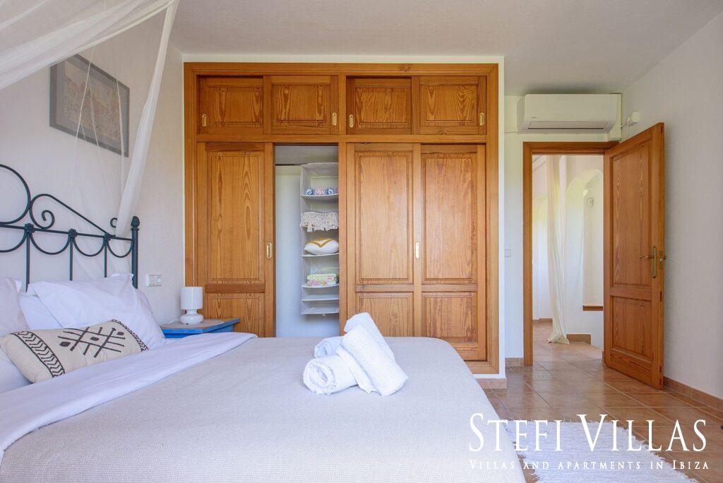 Villa located north of Ibiza 4 km from Benirras beach