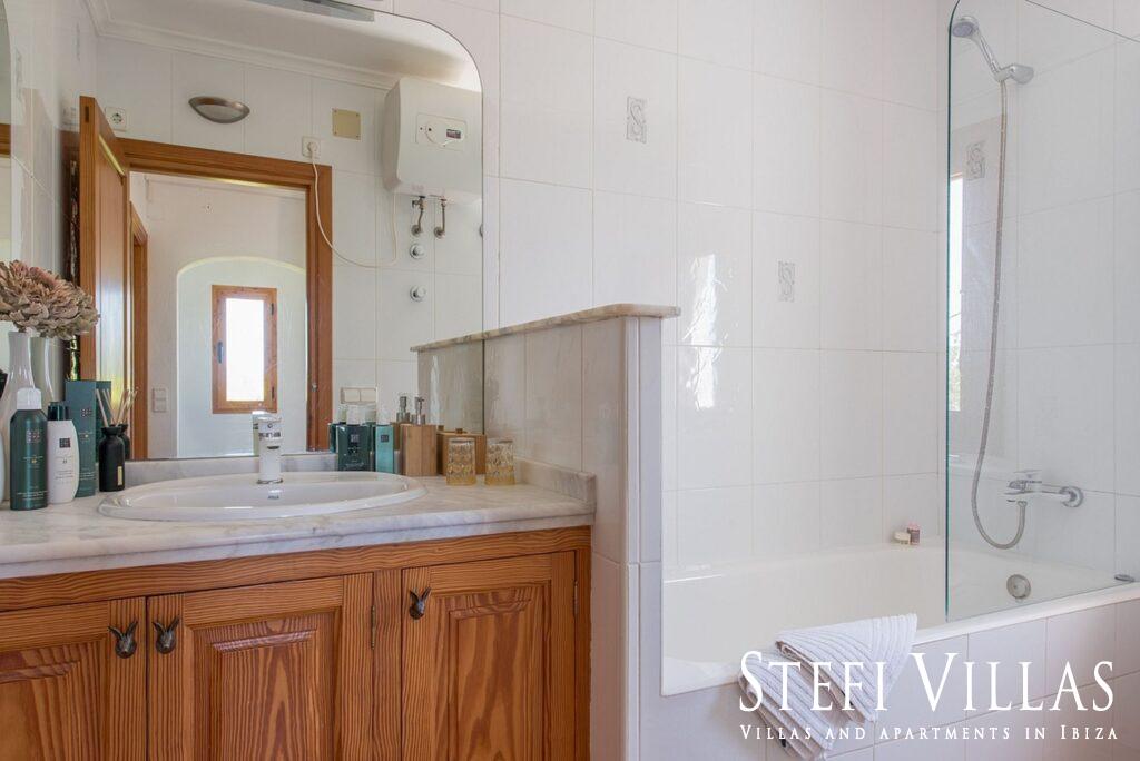 Villa located north of Ibiza 4 km from Benirras beach