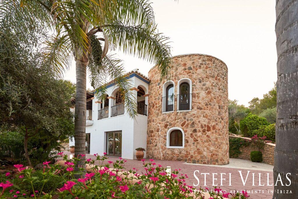 Large house for families and events in Ibiza